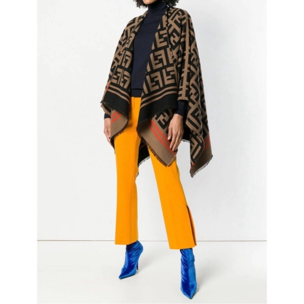 NEW Fall 26’ FENDI Roma 🤍 w/ Tags Reversible Shawl Brushed Poncho Scarf Wrap - Picture 10 of 17
